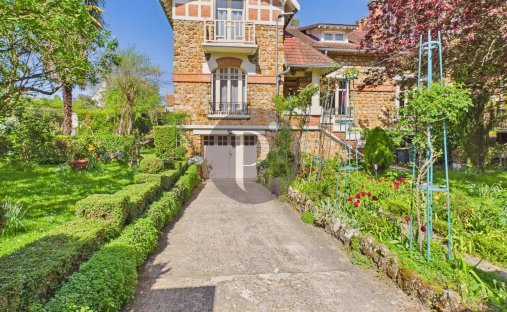Maison à Bois de Verrieres-Vaupereux, Verrières-le-Buisson, France 1