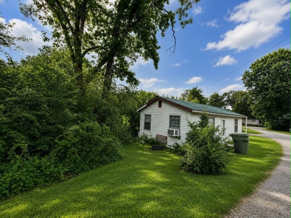 Decatur, Tennessee, United States 2 - 18491187