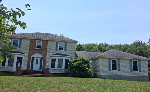 House in Freehold Township, New Jersey, United States 1