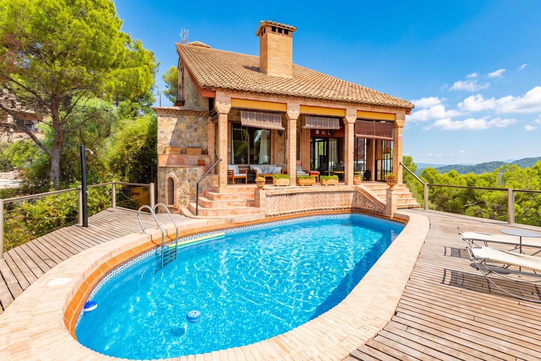 Villa in Gilet, Valencian Community, Spain 1 - 17542518