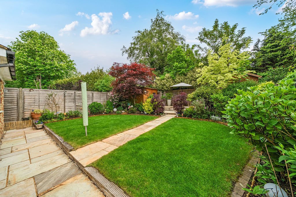 House in Windlesham, England 2 - 18489802