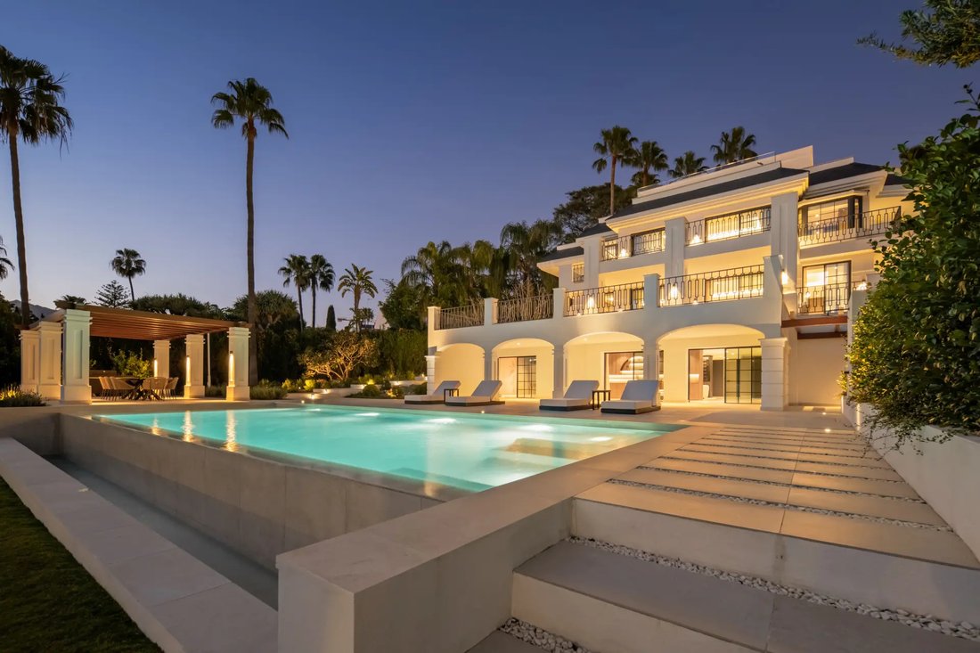 Villa en Playa Puerto Banús, Marbella, España 1 - 18490066