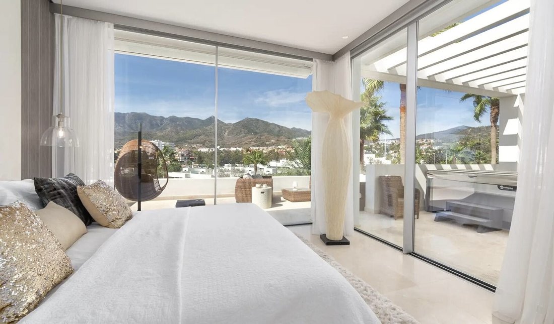 Villa à Elviria-Cabopino, Marbella, Espagne 5 - 18490073
