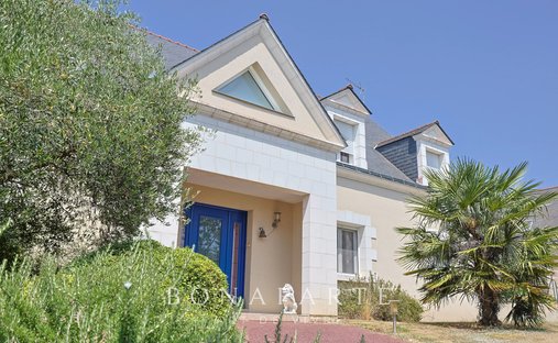 House in Le Bourg, Murs-Erigne, France 1