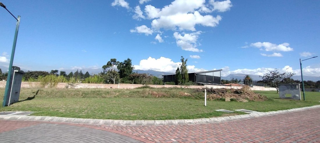 Land in Quito, Pichincha, Ecuador 4 - 18491365
