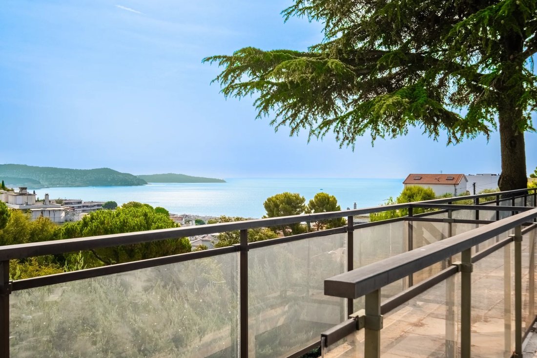 Villa in Lanterne, Nice, France 1 - 12463879