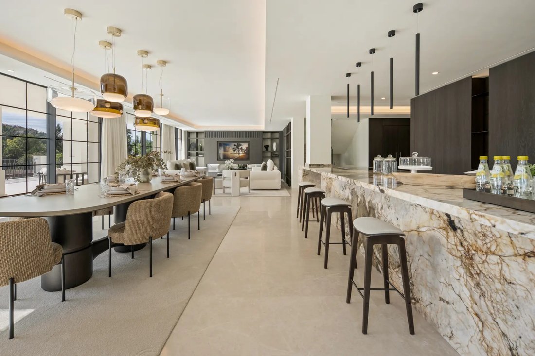 Villa en Playa Puerto Banús, Marbella, España 2 - 18490066