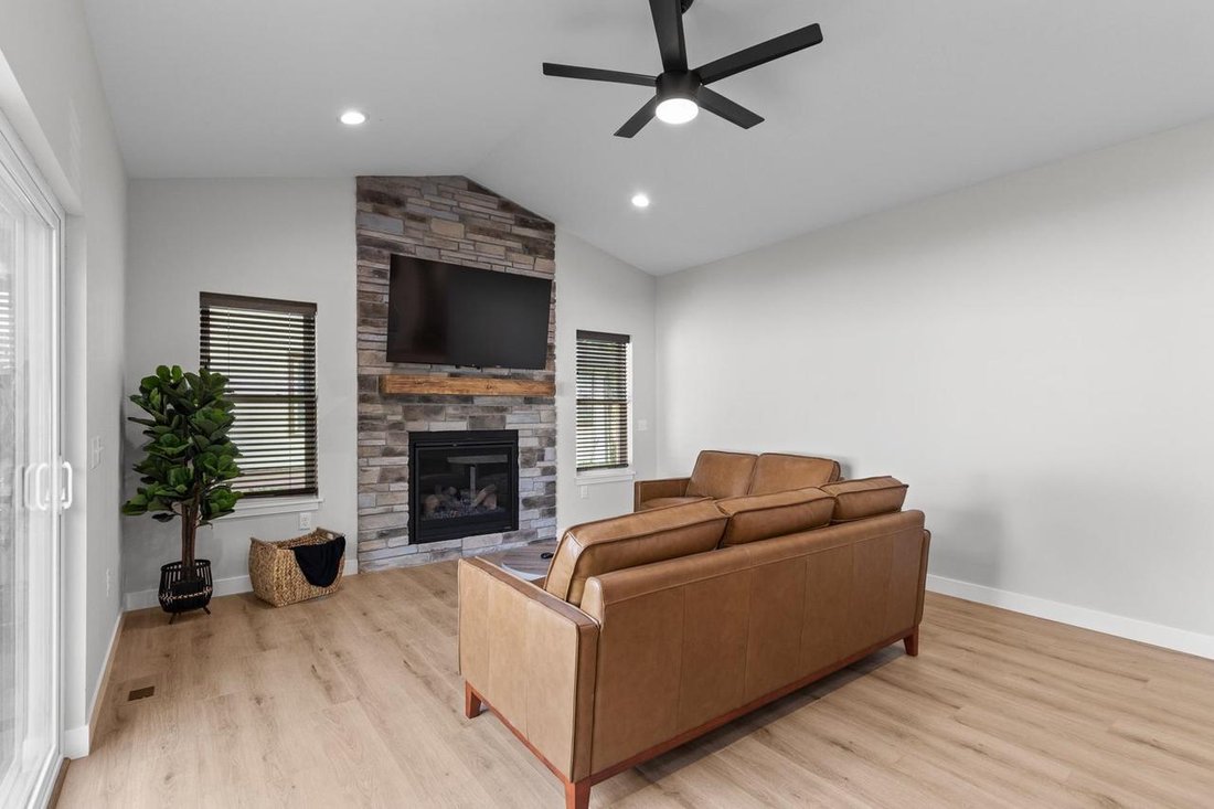 House in Wisconsin Dells, Wisconsin, United States 3 - 18489753