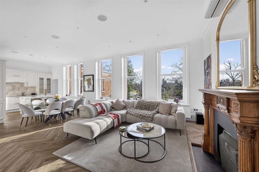 Apartment in Swiss Cottage, Camden, England 2 - 16734932