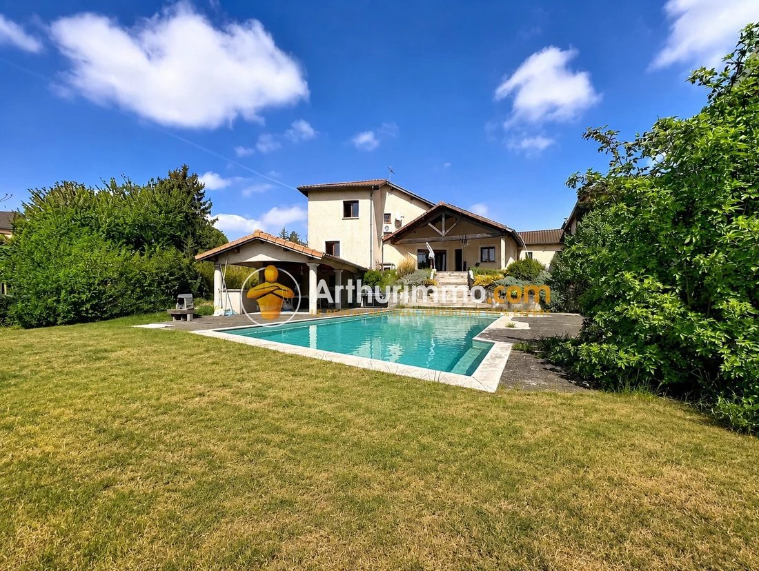 House in Roche, Auvergne-Rhône-Alpes, France 1 - 17777564