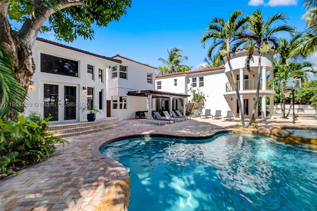 House in Miami, Florida, United States 1 - 16637257