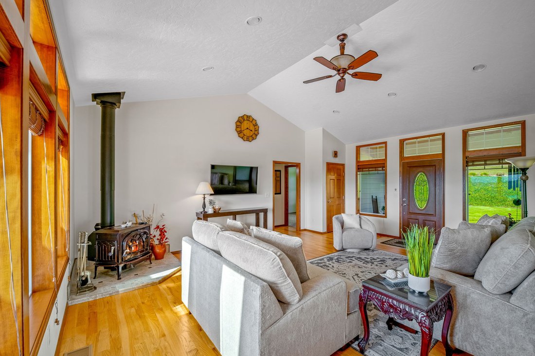 House in Mossyrock, Washington, United States 4 - 18491721