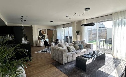 Apartment in Zone Industrielle du Prat, Vannes, France 1