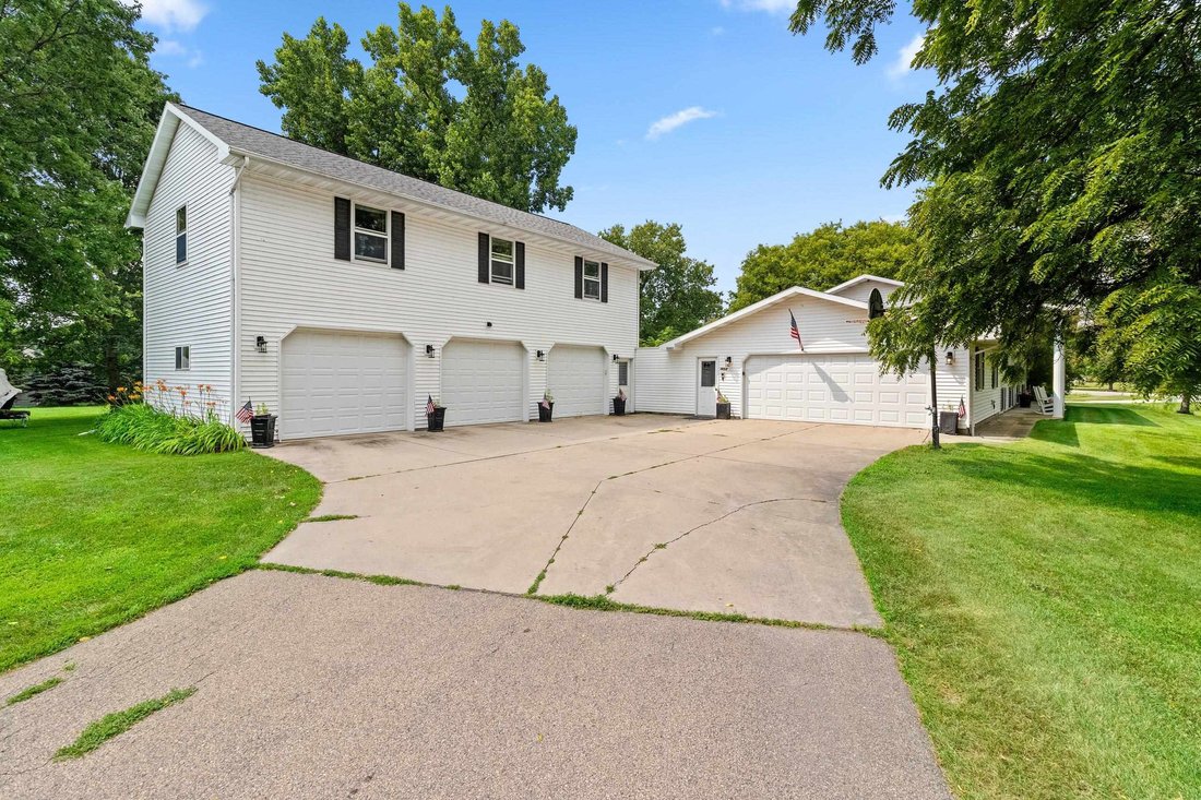 House in Appleton, Wisconsin, United States 3 - 18489985
