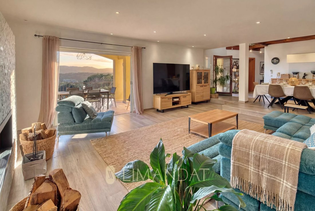 Villa in Mougins, Provence-Alpes-Côte d'Azur, France 2 - 18491757