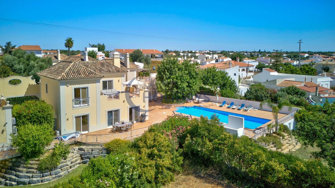 Villa in Almancil, Algarve, Portugal 1 - 18491762