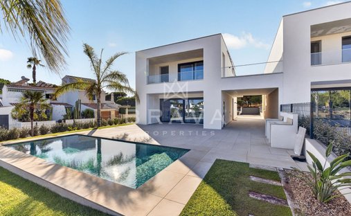 Villa in Quarteira, Algarve, Portugal 1