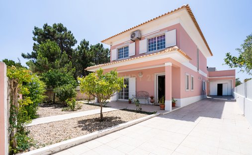 Villa in Sesimbra (Castelo), Setúbal Municipality, Portugal 1