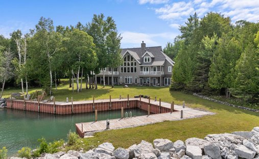 House in Drummond, Michigan, United States 1