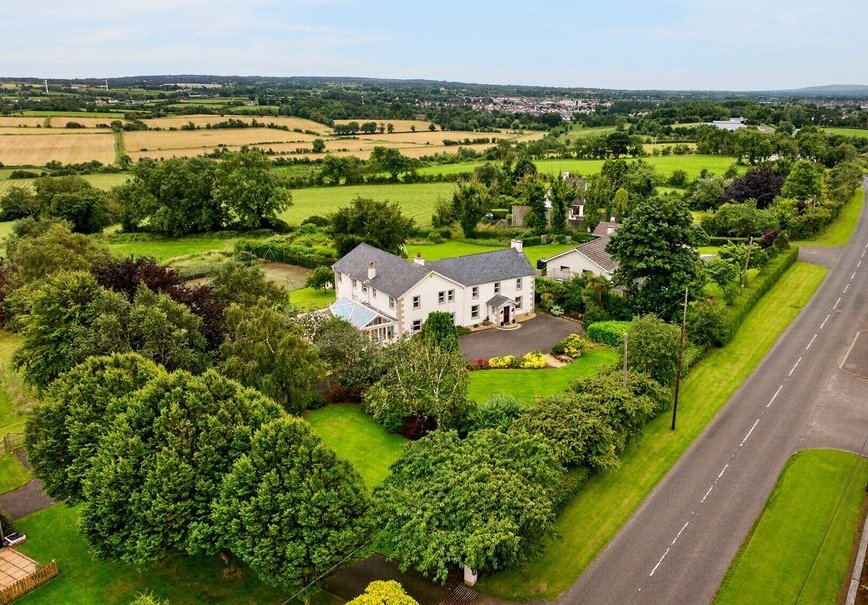 House in Causeway Coast and Glens District, Northern Ireland 1 - 18489708