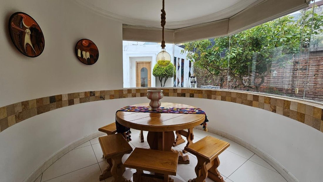 House in Quito, Pichincha, Ecuador 5 - 18491227