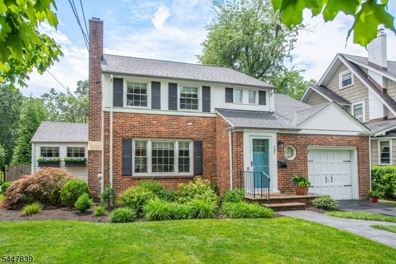 House in Westfield, New Jersey, United States 2 - 18490925