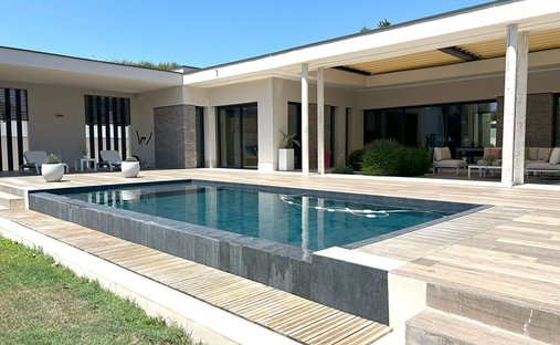 House in Montagne des Chèvres, Villeneuve-lès-Avignon, France 1