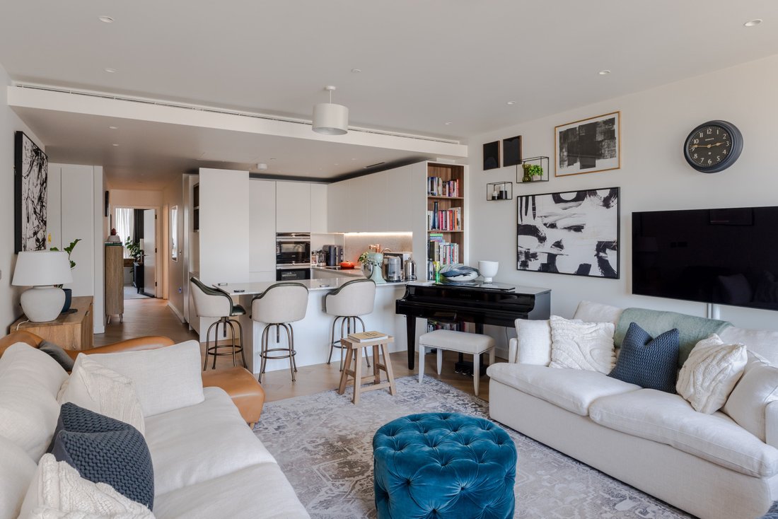 Apartment in White City, Hammersmith and Fulham, England 5 - 18489900