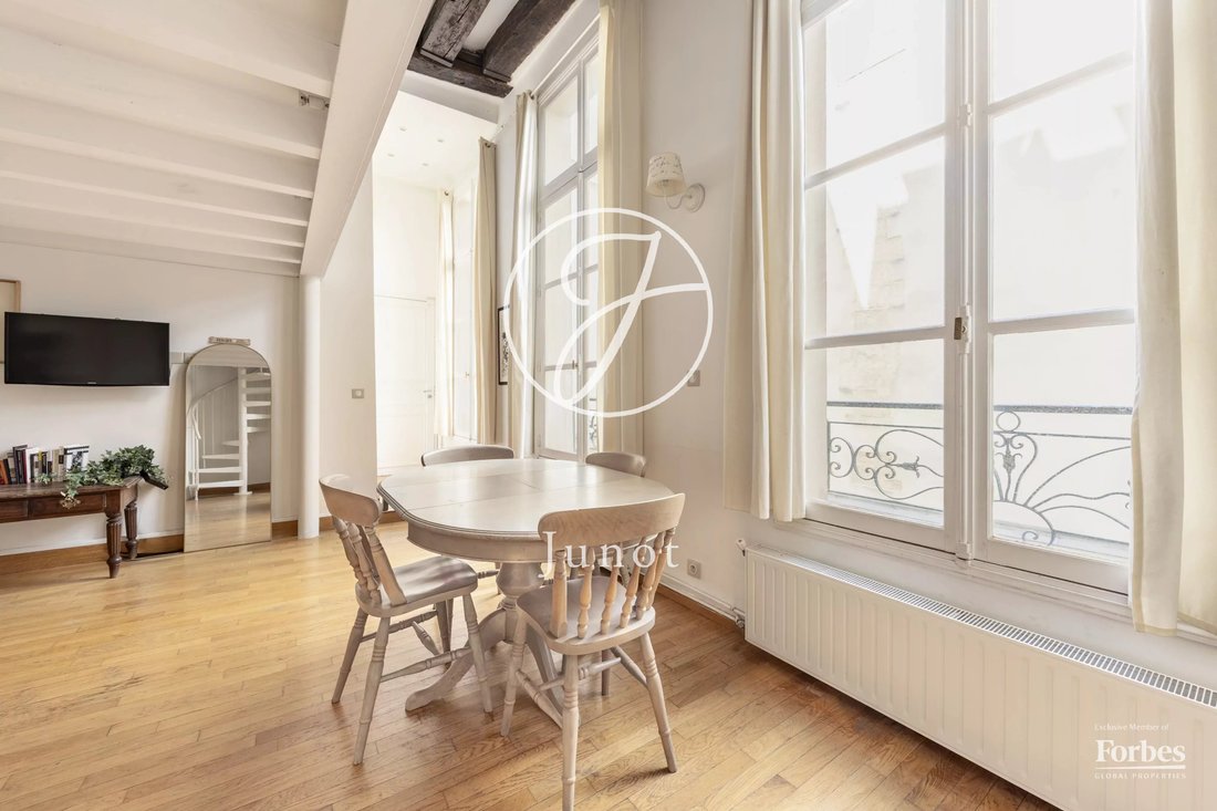 Apartment in Saint Merri, Paris 4e Arrondissement, Paris 1 - 18490292