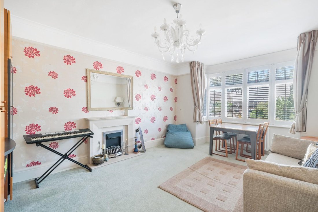 House in Ewell Court, Epsom and Ewell, England 5 - 18489818