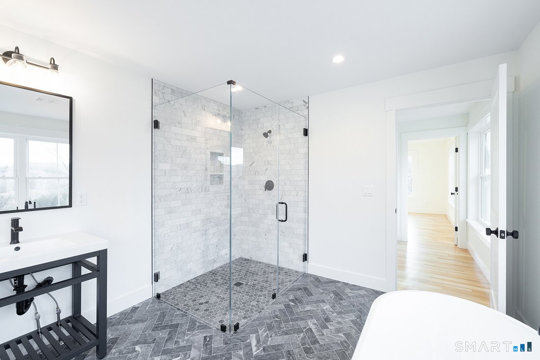 House in Southbury, Connecticut, United States 5 - 18490418