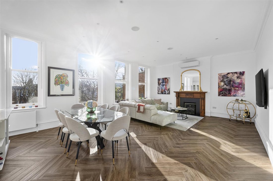 Apartment in Swiss Cottage, Camden, England 1 - 16734932