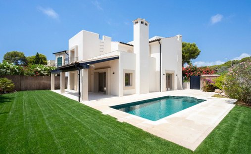 Villa in Santa Ponsa, Balearic Islands, Spain 1