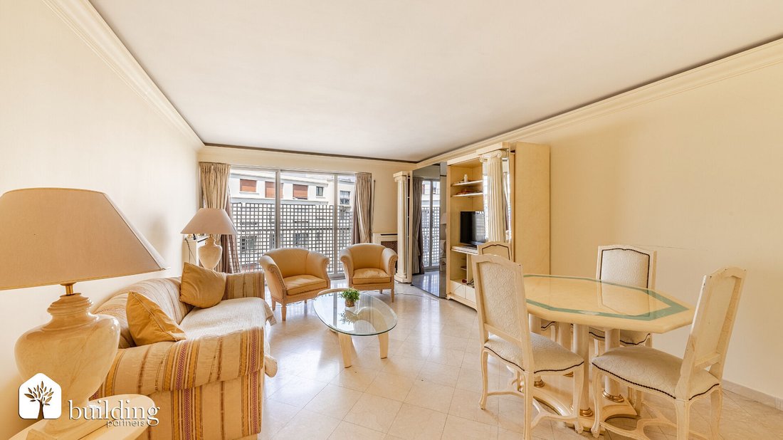 Apartment in La Fourche-Guy Môquet, Paris 17e Arrondissement, Paris 1 - 18490565