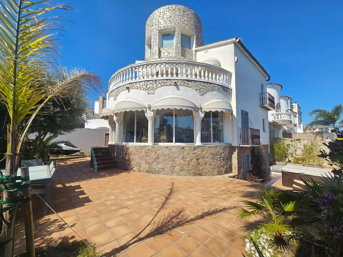 Maison à Empuriabrava, Catalogne, Espagne 3 - 18490271