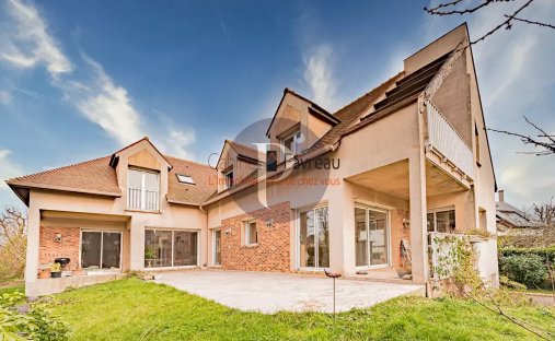 House in Centre, L'Haÿ-les-Roses, France 1