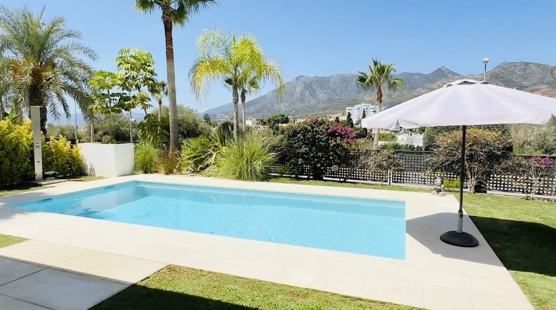 Villa à Elviria-Cabopino, Marbella, Espagne 4 - 18490073