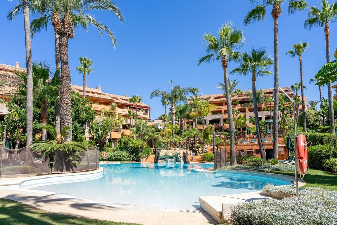 Apartment in Marbella, Andalusia, Spain 2 - 18400198