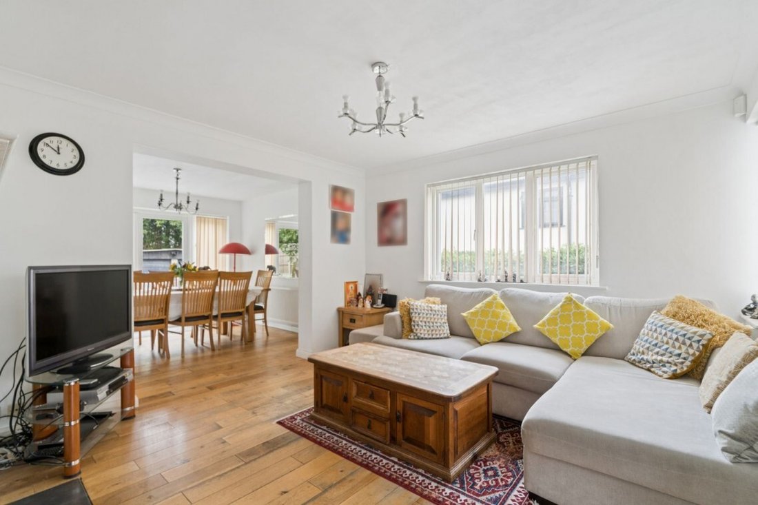 House in Chalfont Saint Peter, England 2 - 18489814