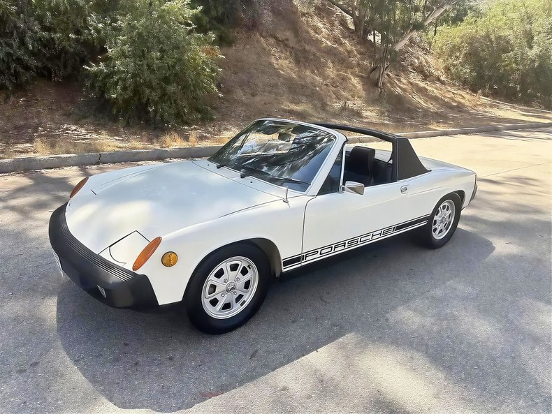 Cabriolet in Glendale, United States 1 - 18489873
