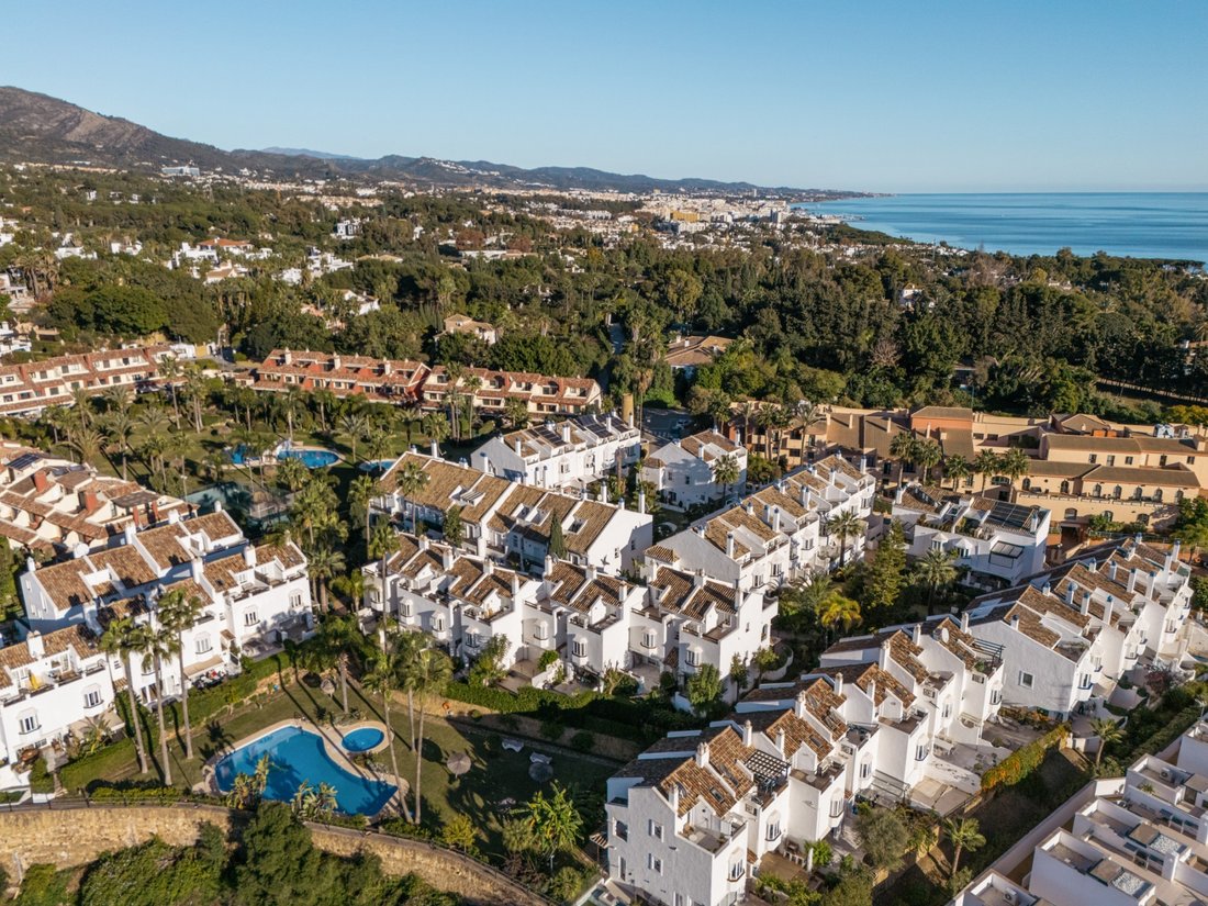 Townhouse in Marbella, Andalusia, Spain 2 - 18490415