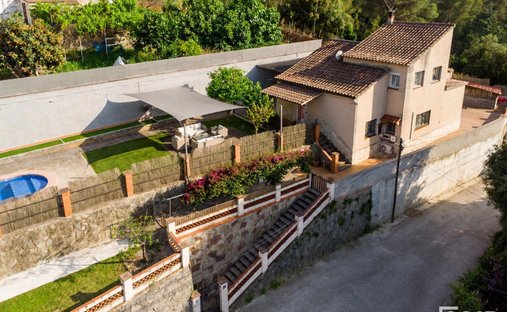 Chalet in Sant Cugat del Valles, Catalonia, Spain 1