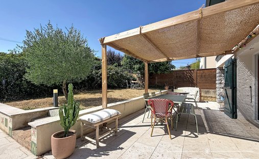 House in Francheville le Haut-Bruissin, Francheville, France 1