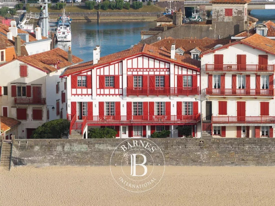 House in Centre Ville, Saint-Jean-de-Luz, France 1 - 16279235
