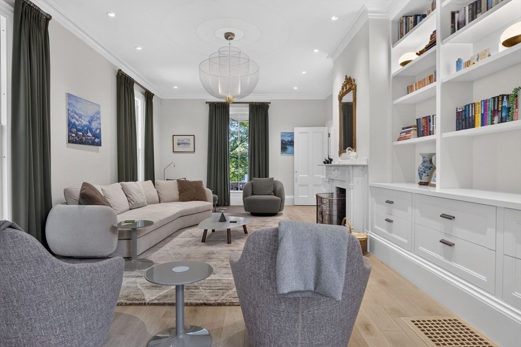 House in Arlington, Massachusetts, United States 4 - 18490904