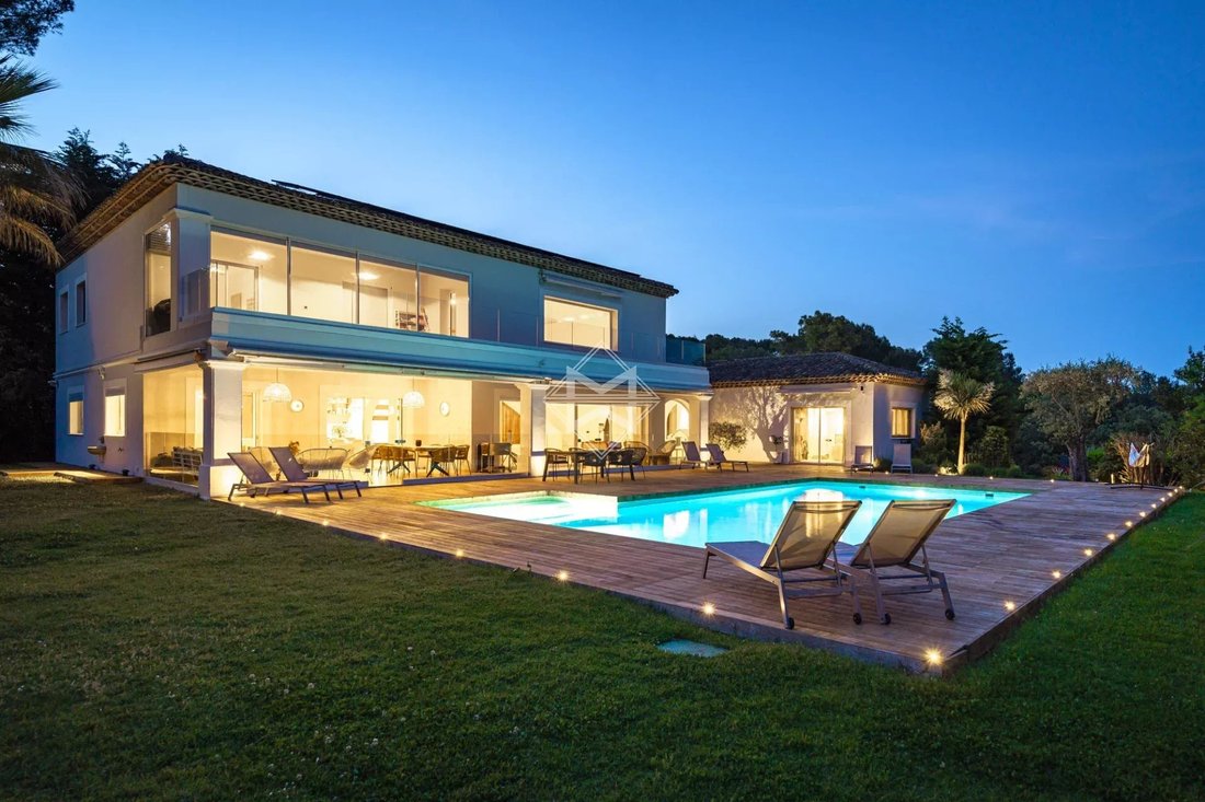 Villa in Valbonne, Provence-Alpes-Côte d'Azur, France 2 - 15562667