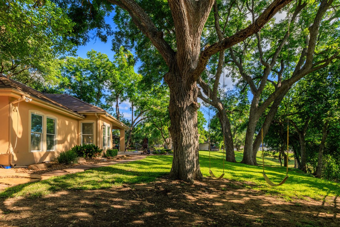 House in Seguin, Texas, United States 5 - 18491312