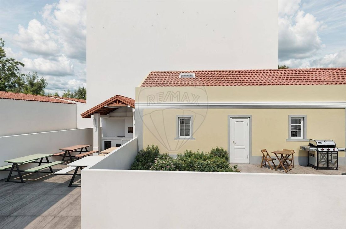 Pinhal Novo, Setubal, Portugal 3 - 18490444