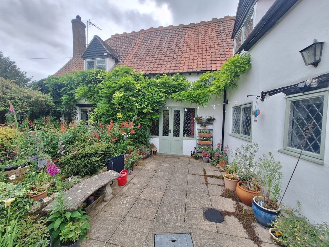 House in Haddenham, England 3 - 18491704