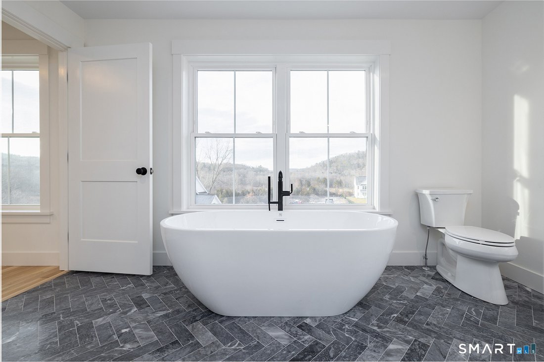House in Southbury, Connecticut, United States 4 - 18490418